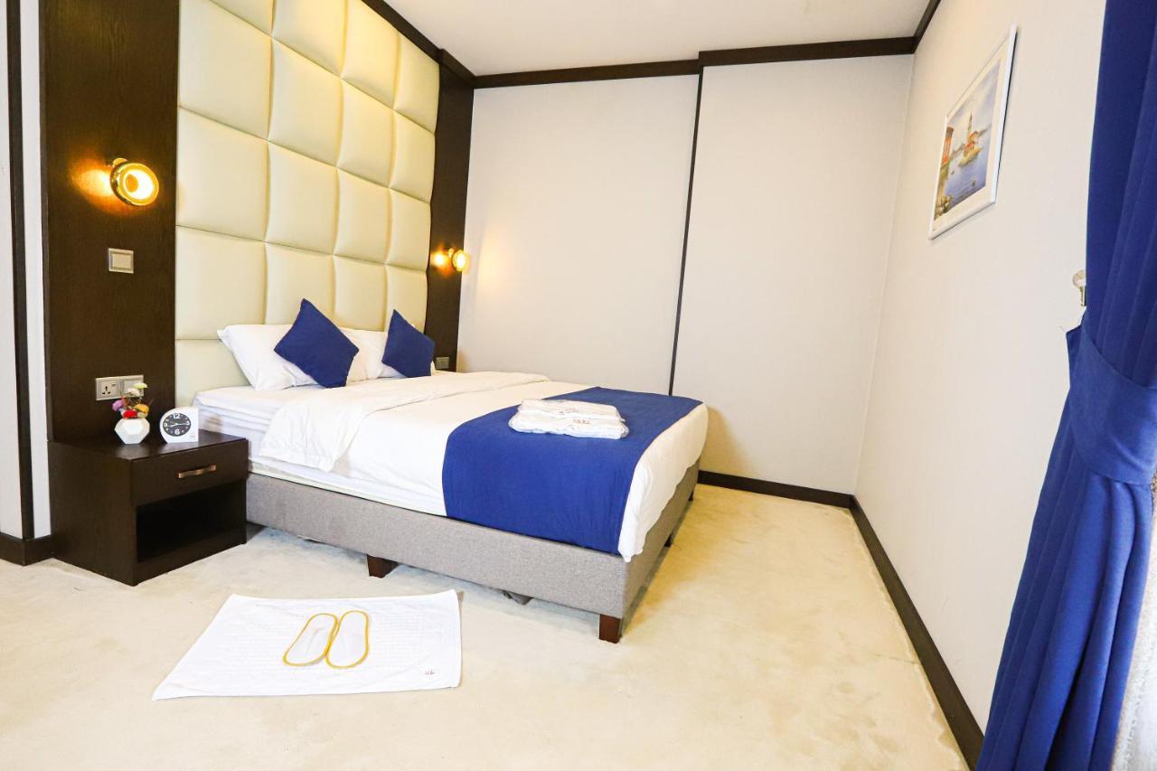 Paris Plaza Hotel เอร์เบล ภายนอก รูปภาพ