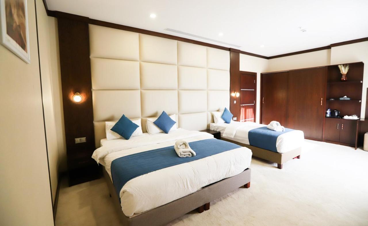 Paris Plaza Hotel เอร์เบล ภายนอก รูปภาพ