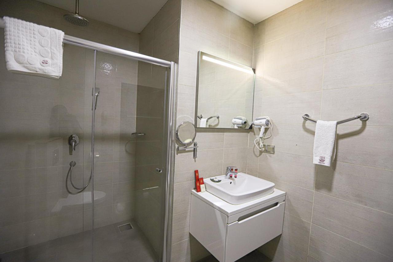 Paris Plaza Hotel เอร์เบล ภายนอก รูปภาพ